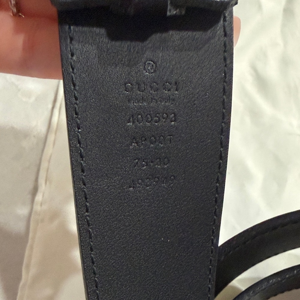 Gucci Black Belt with Gold Buckle - Picture 2 of 8